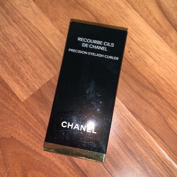 Chanel ✨JAPAN EXCLUSIVE ✨ Recourbe Cils de Chanel Black Eyelash Curler - Picture 2 of 9